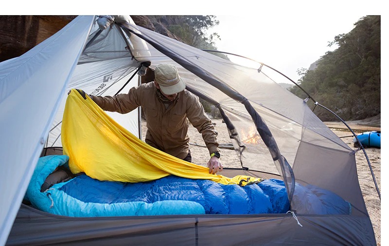 reactor-sleeping-bag-liner.jpg